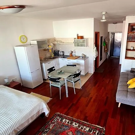 Maja W Privateparking * 扎达尔