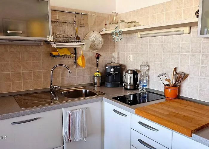 Maja W Privateparking Lägenhet *